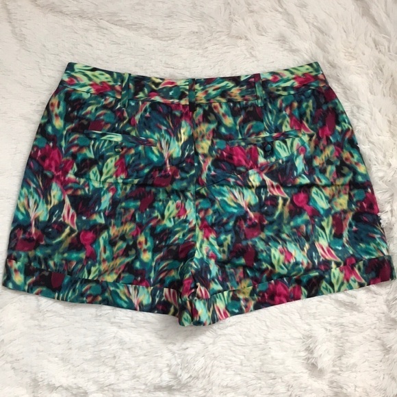 NWT J.Crew Collection Watercolor 100% Silk Shorts green sz 6 - Picture 6 of 9